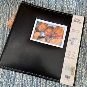 200 Pictures Black Photo Album